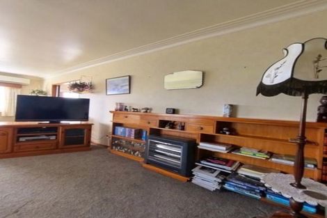 Photo of property in 21 Cameron Street, Papakura, 2110