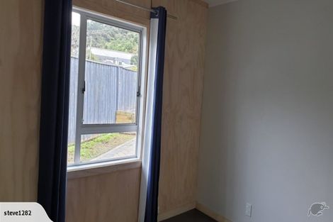 Photo of property in 52 Stokes Valley Road, Stokes Valley, Lower Hutt, 5019