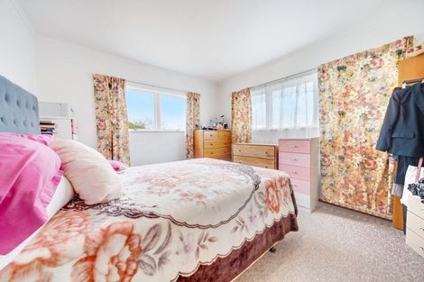 Photo of property in 10 Kapuka Road, Mangere Bridge, Auckland, 2022