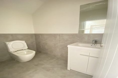 Photo of property in 22 Lorikeet Place, Unsworth Heights, Auckland, 0632