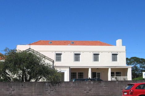 Photo of property in 14 Bush View Lane, Northcote Point, Auckland, 0627