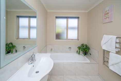 Photo of property in 54 Westpark Drive, Burnside, Christchurch, 8053