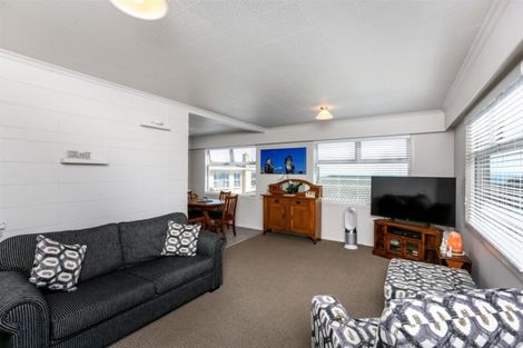 Photo of property in 14 South Road, Moturoa, New Plymouth, 4310