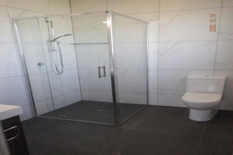 Photo of property in 25 O'farrell Drive, One Tree Point, 0118