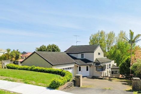 Photo of property in 7 Azure Grove, Unsworth Heights, Auckland, 0632