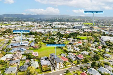 Photo of property in 10f Robert Burke Place, Henderson, Auckland, 0612