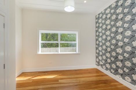 Photo of property in 1/1 Balmain Road, Birkenhead, Auckland, 0626