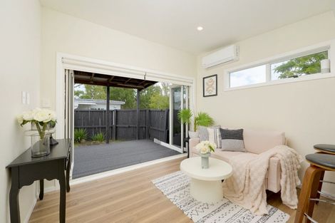 Photo of property in 3/176 Henderson Valley Road, Henderson, Auckland, 0612