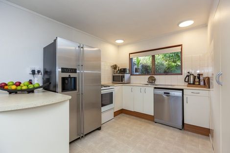 Photo of property in 30a Kakariki Grove, Waikanae, 5036