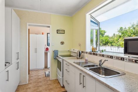 Photo of property in 4 Elder Grove, Paraparaumu, 5032