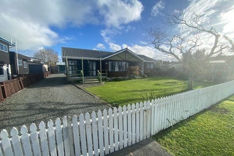 Photo of property in 75 One Tree Point Road, One Tree Point, 0118