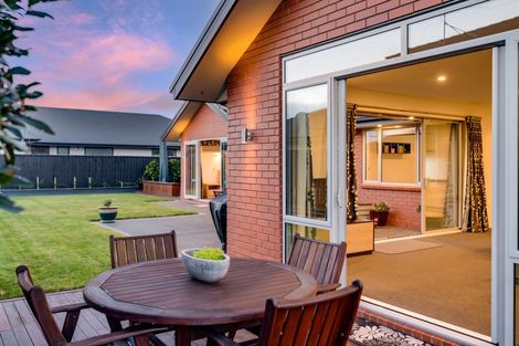 Photo of property in 18 Westpark Drive, Burnside, Christchurch, 8053