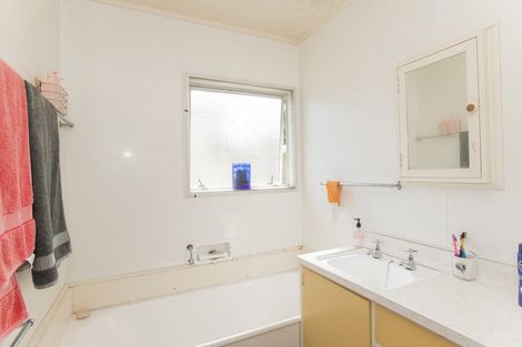 Photo of property in 14 Discovery Street, Tolaga Bay, 4077