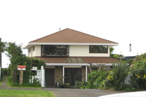 Photo of property in 10 Roy Terrace, Moturoa, New Plymouth, 4310