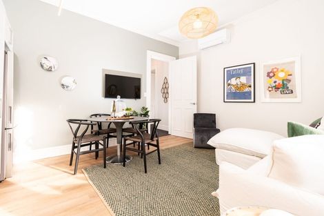 Photo of property in 18 Portland Crescent, Thorndon, Wellington, 6011