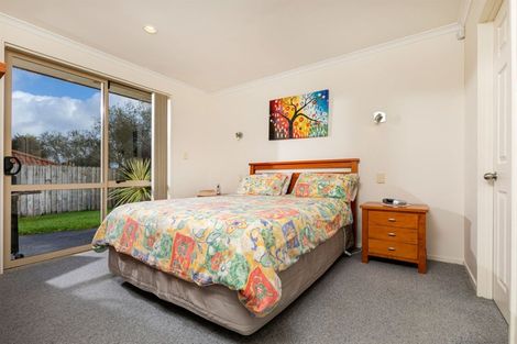 Photo of property in 27 View Ridge Drive, Ranui, Auckland, 0612