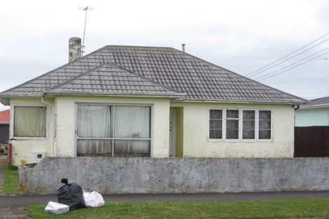 Photo of property in 27 Wrantage Street, Westown, New Plymouth, 4310