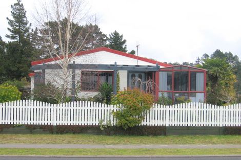 Photo of property in 128 Mayfair Avenue, Whangamata, 3620