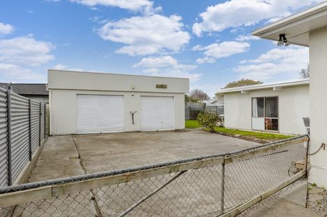 Photo of property in 4 Sutherland Crescent, Westbrook, Palmerston North, 4412