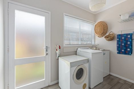 Photo of property in 2/6 Manuka Street, Orewa, 0931