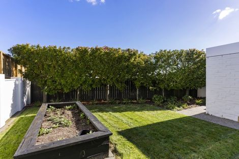 Photo of property in 11 Icarus Place, Half Moon Bay, Auckland, 2012