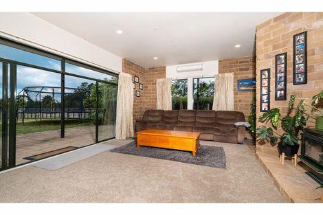 Photo of property in 8 Cloverfields Drive, Waimauku, 0812