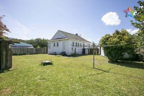 Photo of property in 6 Bryant Grove, Taita, Lower Hutt, 5011