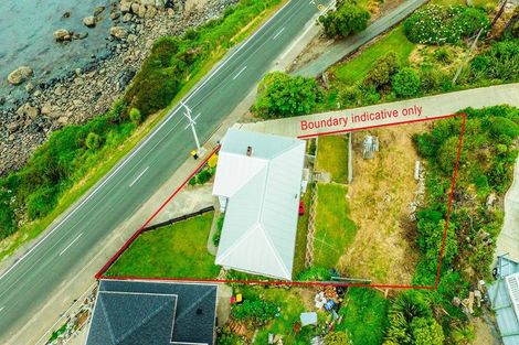 Photo of property in 82 Marine Parade, Bluff, 9814