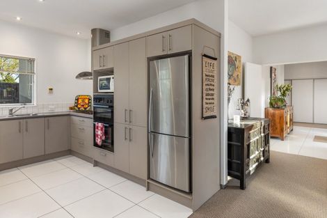 Photo of property in 142 North Parade, Richmond, Christchurch, 8013