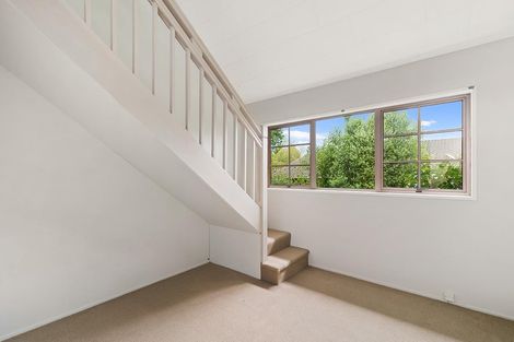 Photo of property in 10 Waitawa Place, Lynmore, Rotorua, 3010