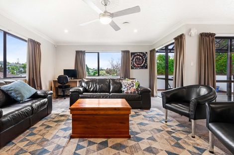 Photo of property in 1/3 Alexander Avenue, Torbay, Auckland, 0630