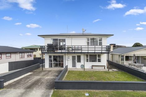 Photo of property in 22 Karewa Parade, Papamoa Beach, Papamoa, 3118