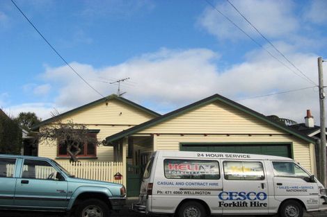 Photo of property in 1 Newcombe Crescent, Karori, Wellington, 6012