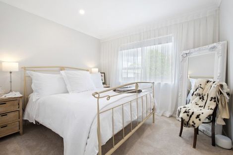 Photo of property in 36 Edgewater Parade, Waiuku, 2123