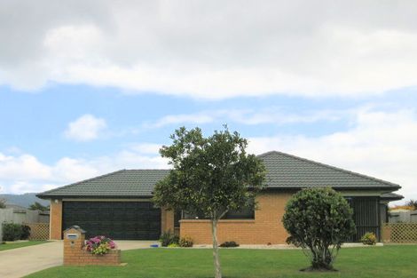 Photo of property in 58 The Gardens Drive, Papamoa Beach, Papamoa, 3118