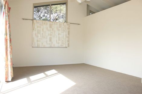 Photo of property in 12 Beaudine Avenue, Glenfield, Auckland, 0629