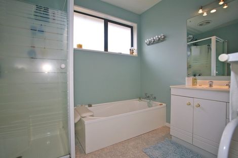 Photo of property in 304a Wairakei Road, Bryndwr, Christchurch, 8053