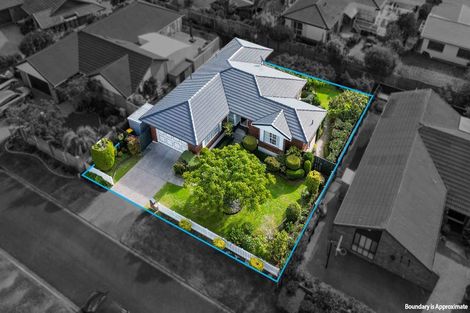 Photo of property in 5 Essington Place, Half Moon Bay, Auckland, 2012