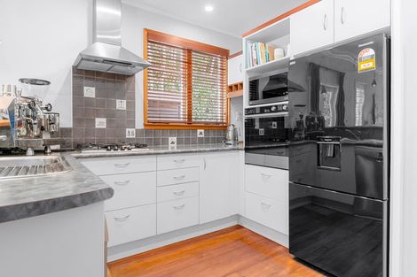 Photo of property in 6 Strowan Avenue, Fairfield, Hamilton, 3214