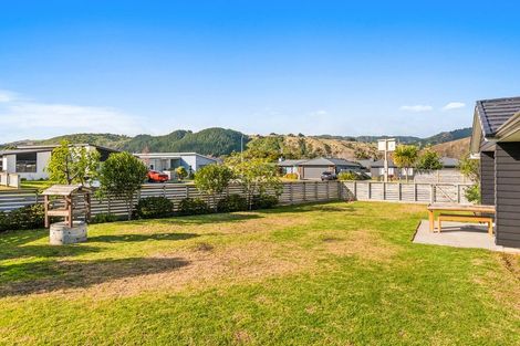 Photo of property in 10 Gallipoli Place, Paraparaumu, 5032