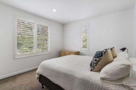 Photo of property in 11a Wernham Place, Northcote, Auckland, 0626