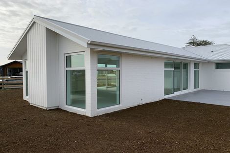 Photo of property in 56 Breton Drive, Waipu, 0510