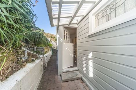 Photo of property in 33 Moa Point Road, Moa Point, Wellington, 6022