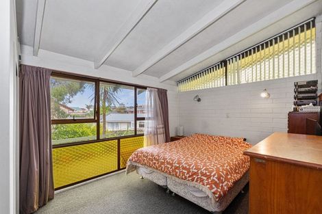 Photo of property in 7 Pakira Avenue, Glendene, Auckland, 0602