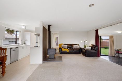 Photo of property in 44d Woodend Road, Woodend, 7610