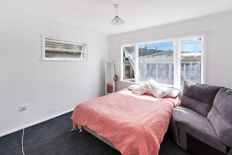 Photo of property in 11 Russell Road, Wainuiomata, Lower Hutt, 5014