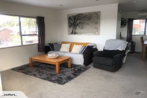 Photo of property in 2/15 Witheford Drive, Bayview, Auckland, 0629