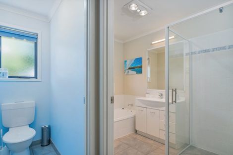 Photo of property in 16 Cobham Lane, Whitianga, 3510