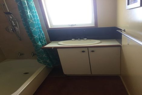 Photo of property in 16a Ennis Avenue, Pakuranga Heights, Auckland, 2010