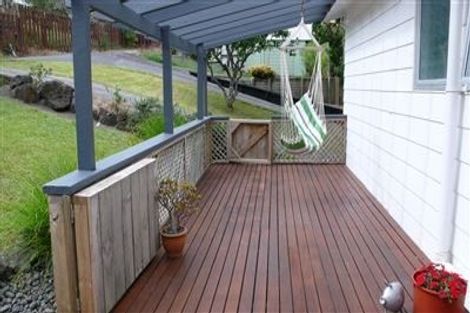 Photo of property in 1/23 Pavola Grove, Glenfield, Auckland, 0629